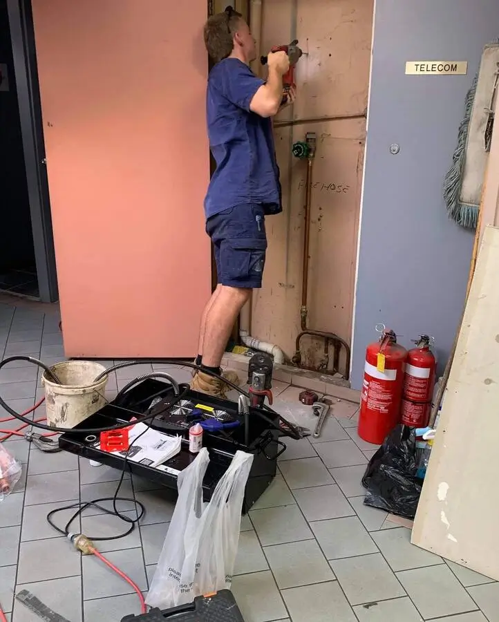 commercial plumbing contractor wollongong